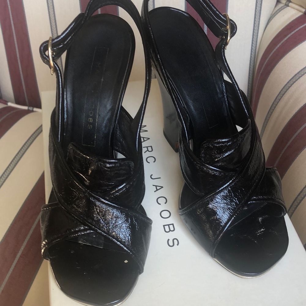 MARC JACOBS BLACK WEDGE HEELS